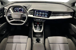 sininen Audi Q4 e-tron 2023 kuva 7.