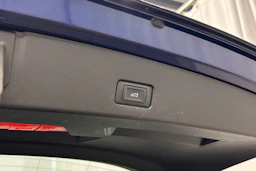 sininen Audi Q4 e-tron 2023 kuva 13.