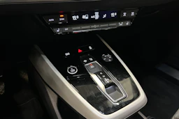sininen Audi Q4 e-tron 2023 kuva 25.