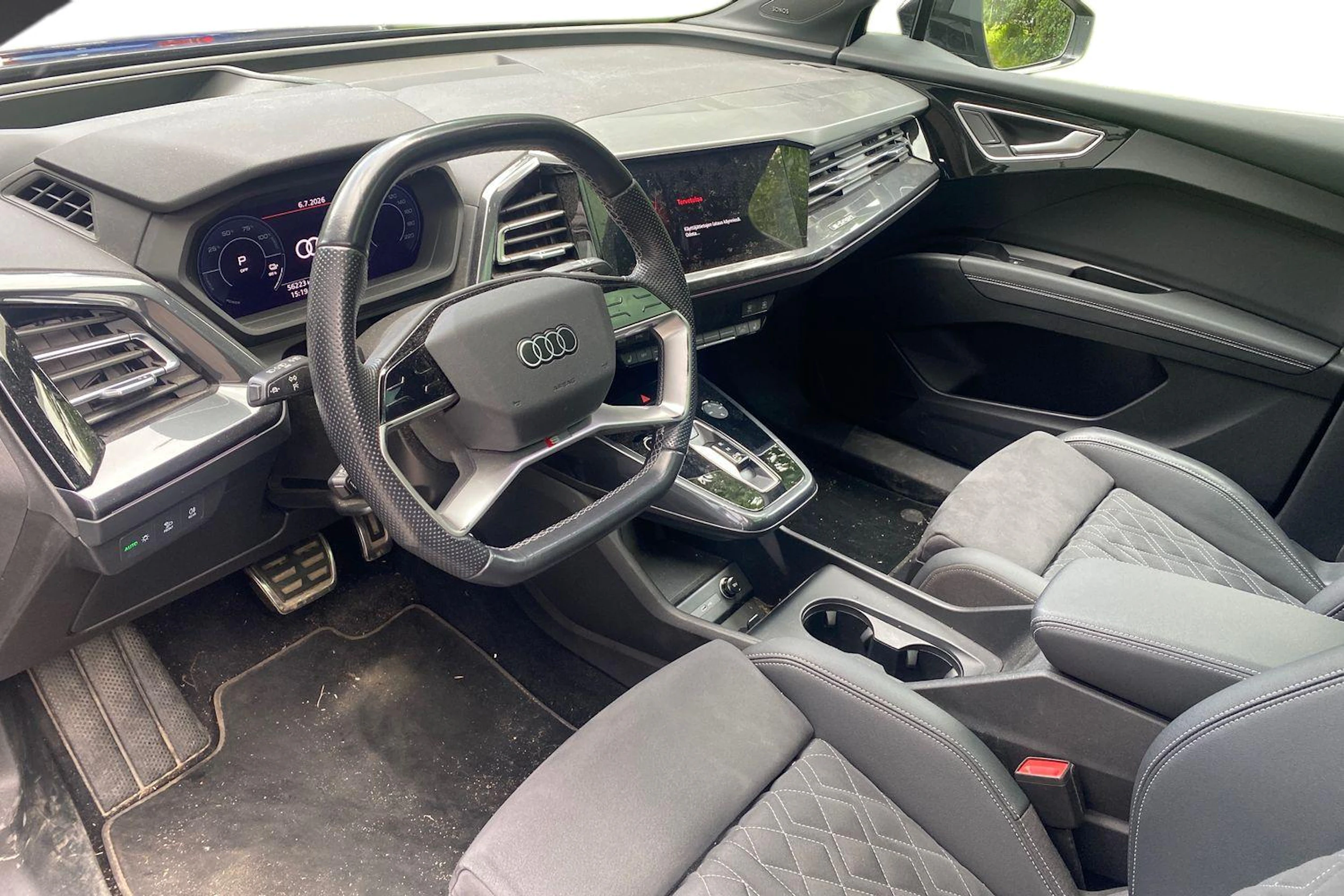 Musta Audi Q4 e-tron 2023 kuva 3.