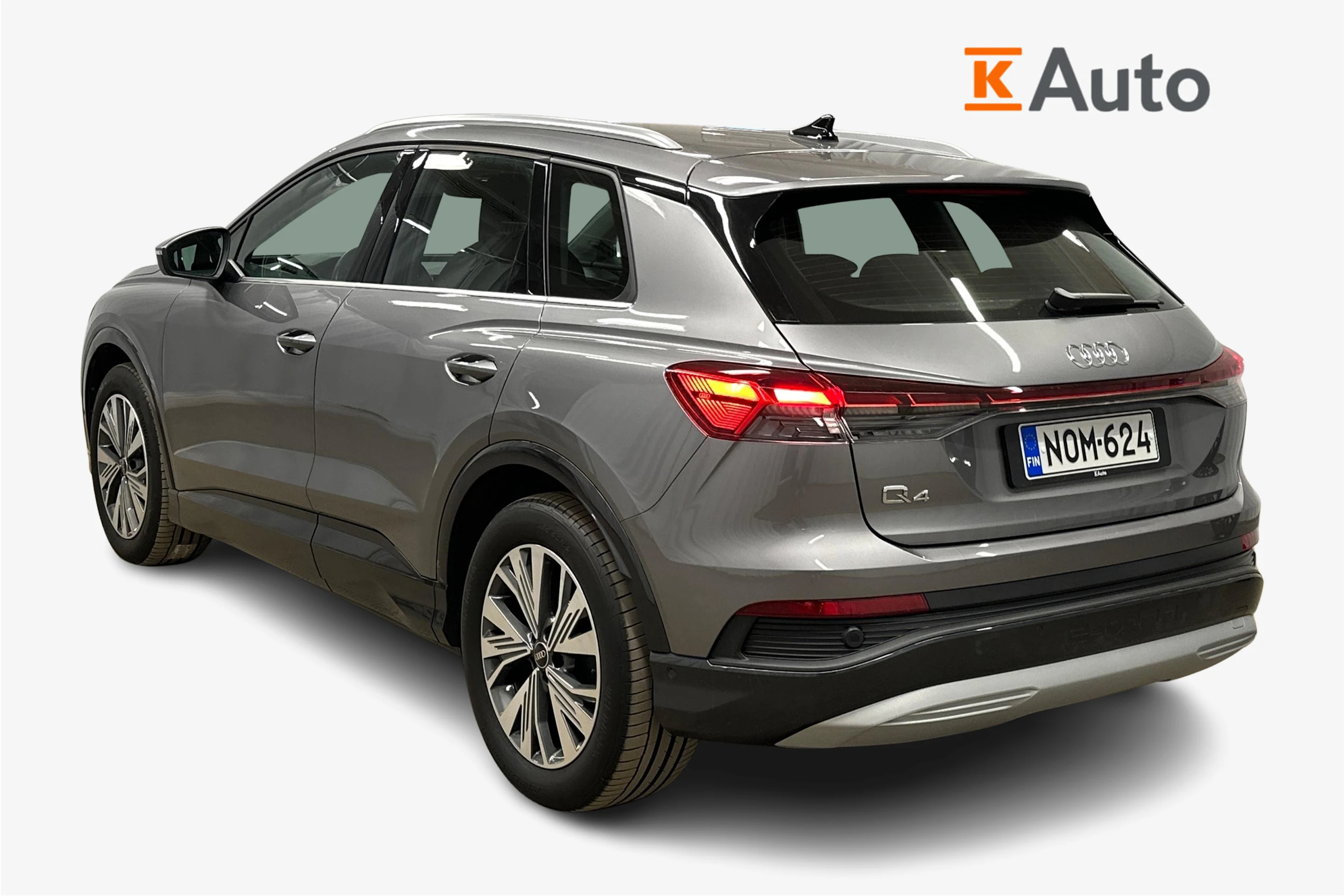 harmaa Audi Q4 e-tron 2023 kuva 3.