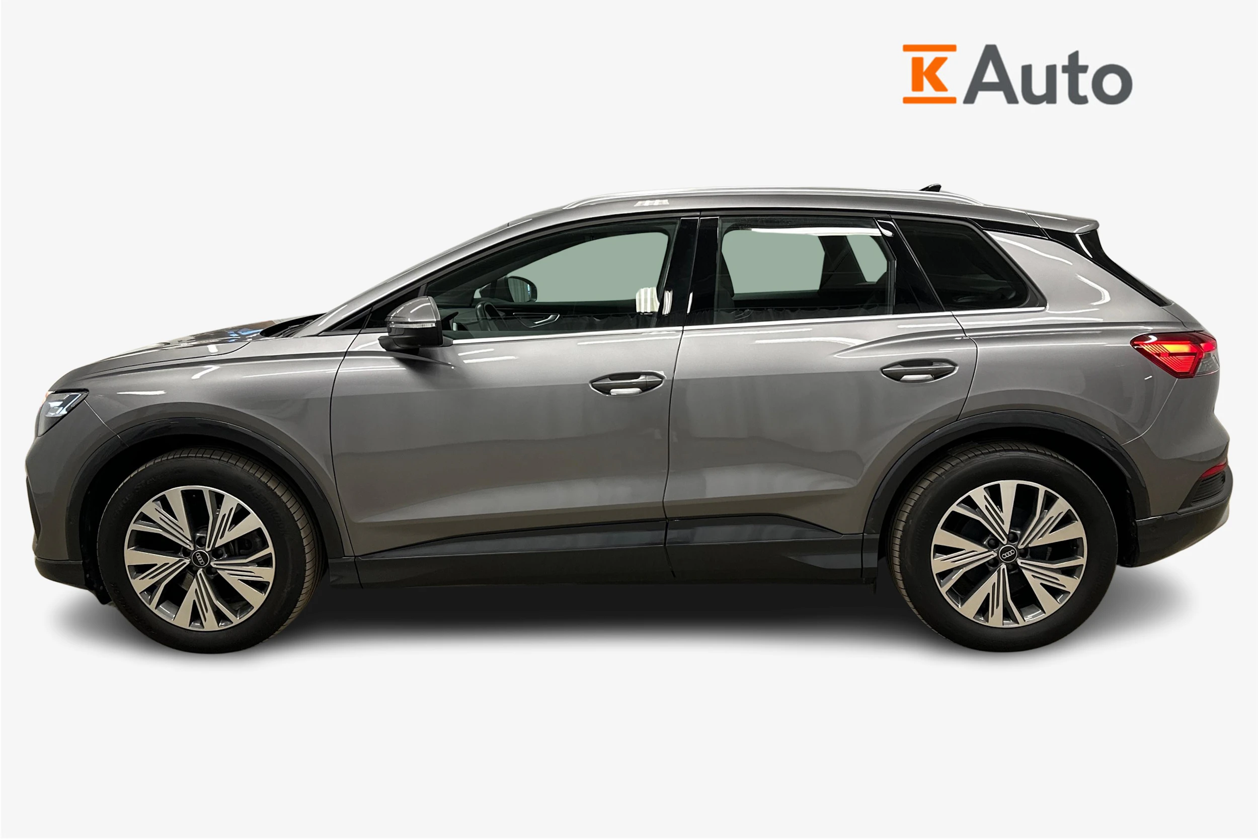 harmaa Audi Q4 e-tron 2023 kuva 7.