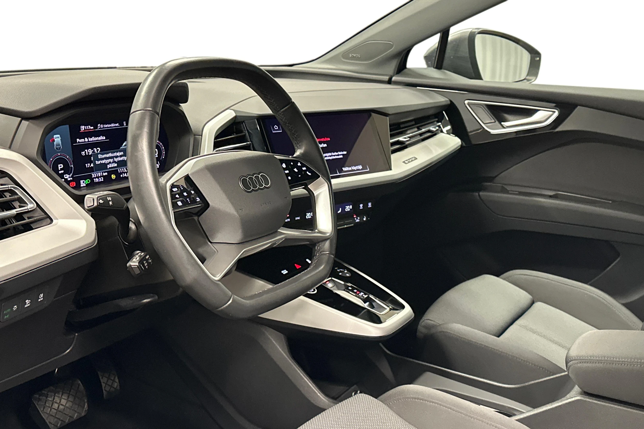 harmaa Audi Q4 e-tron 2023 kuva 8.