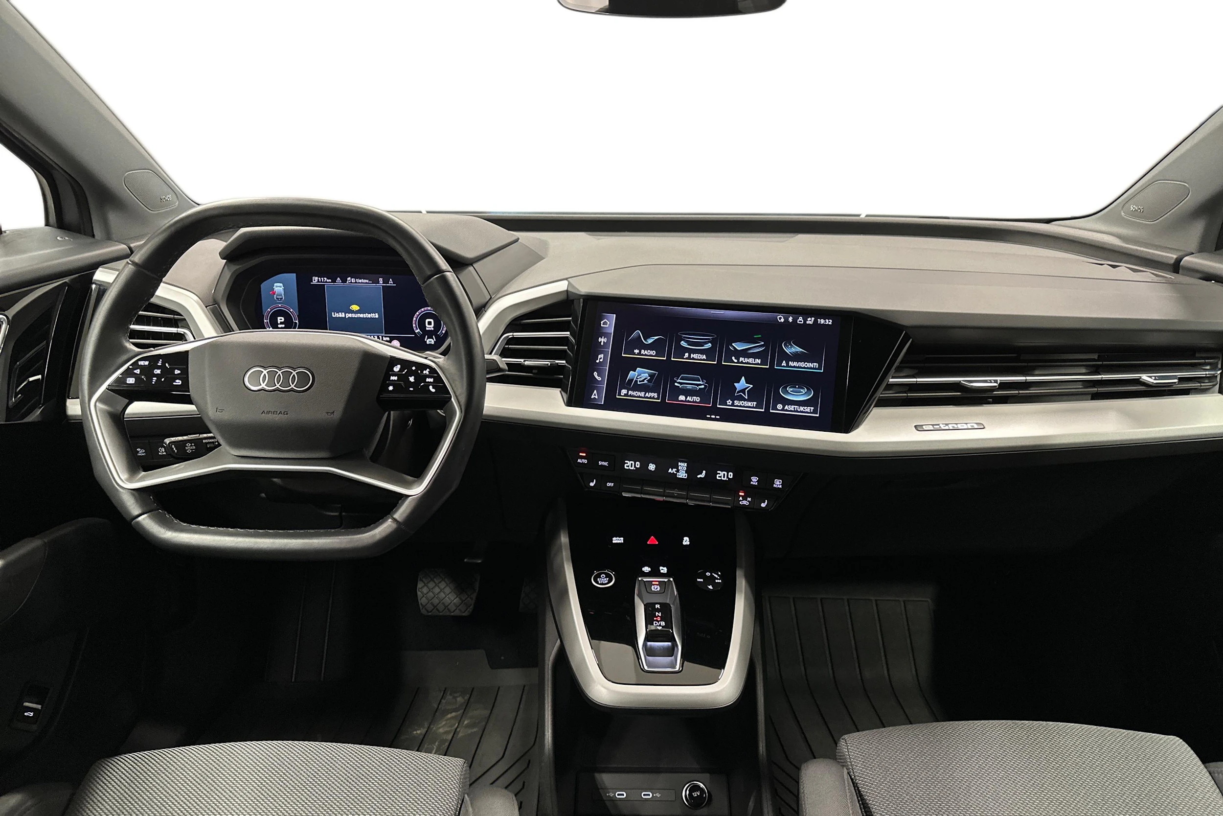 harmaa Audi Q4 e-tron 2023 kuva 9.