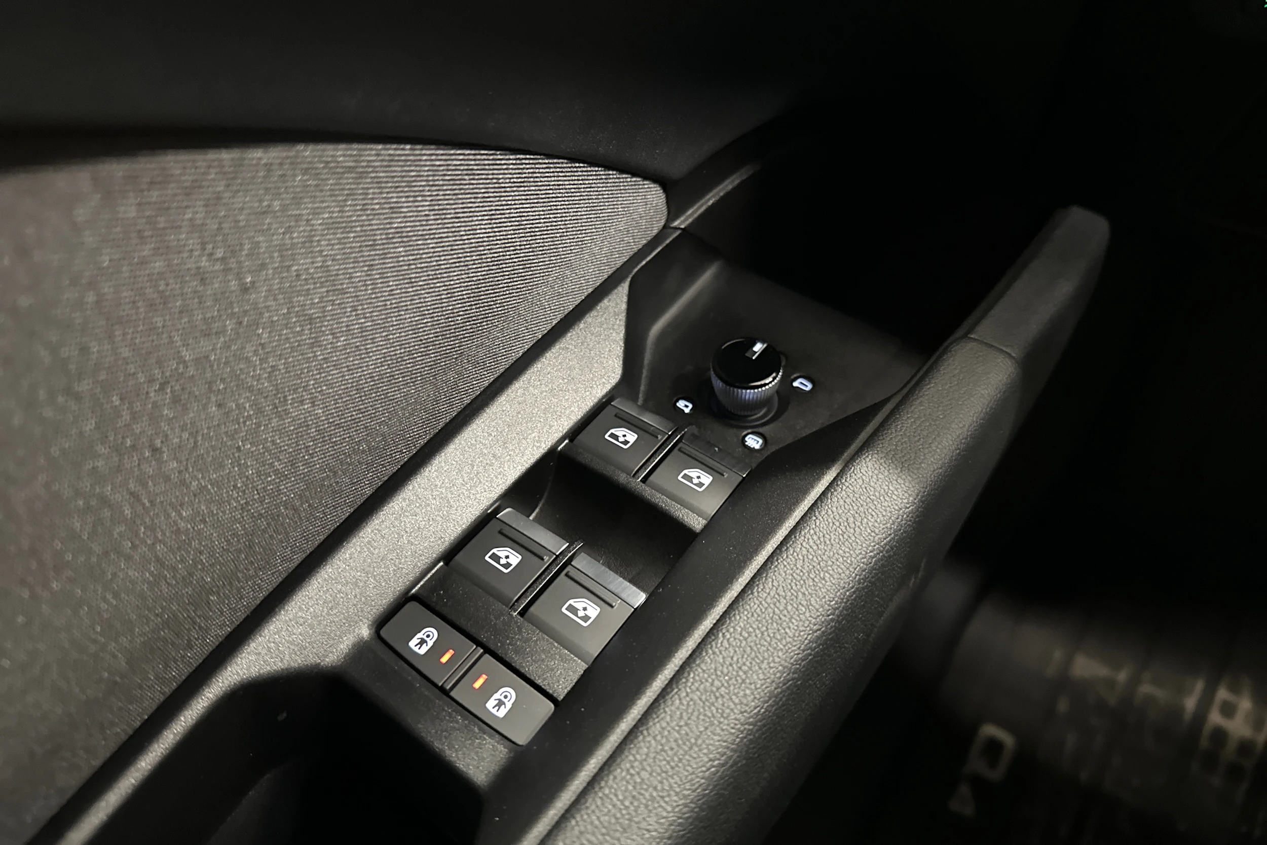 harmaa Audi Q4 e-tron 2023 kuva 15.