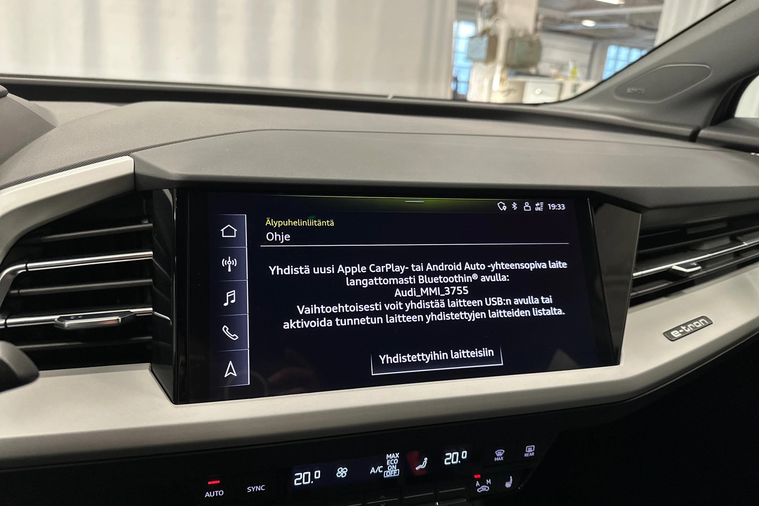 harmaa Audi Q4 e-tron 2023 kuva 21.