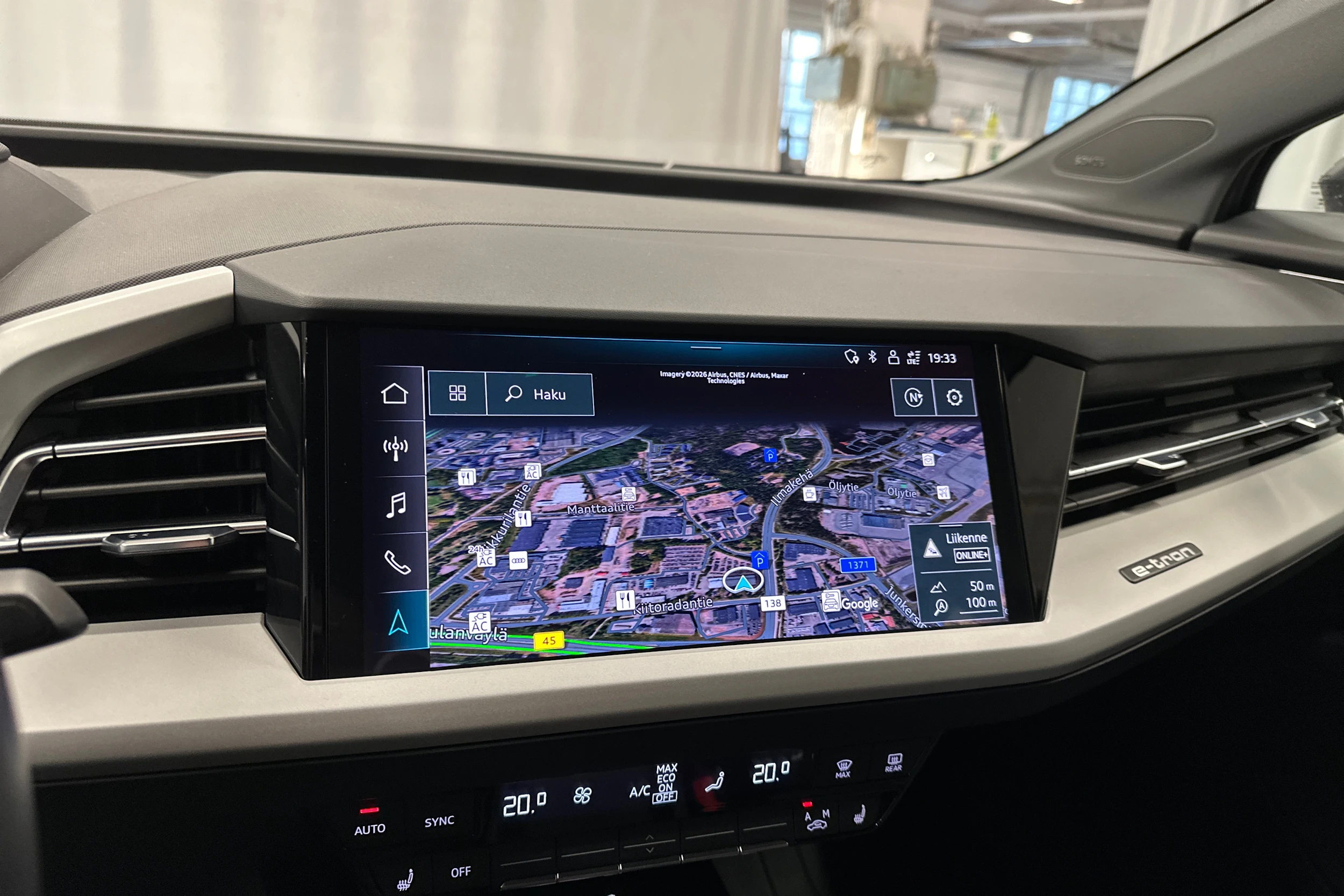 harmaa Audi Q4 e-tron 2023 kuva 22.