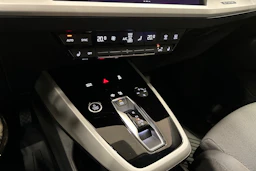 harmaa Audi Q4 e-tron 2023 kuva 27.