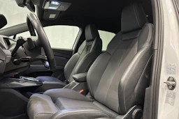 valkoinen Audi Q4 e-tron 2023 kuva 18.