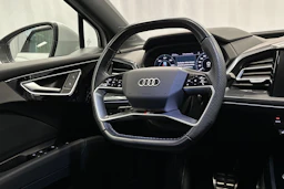 valkoinen Audi Q4 e-tron 2023 kuva 20.