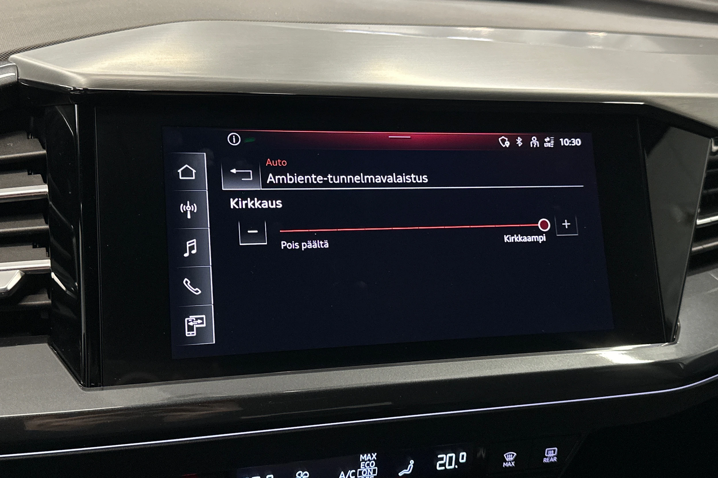 valkoinen Audi Q4 e-tron 2023 kuva 28.