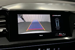 valkoinen Audi Q4 e-tron 2023 kuva 30.