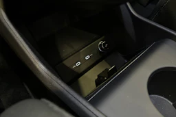 valkoinen Audi Q4 e-tron 2023 kuva 34.