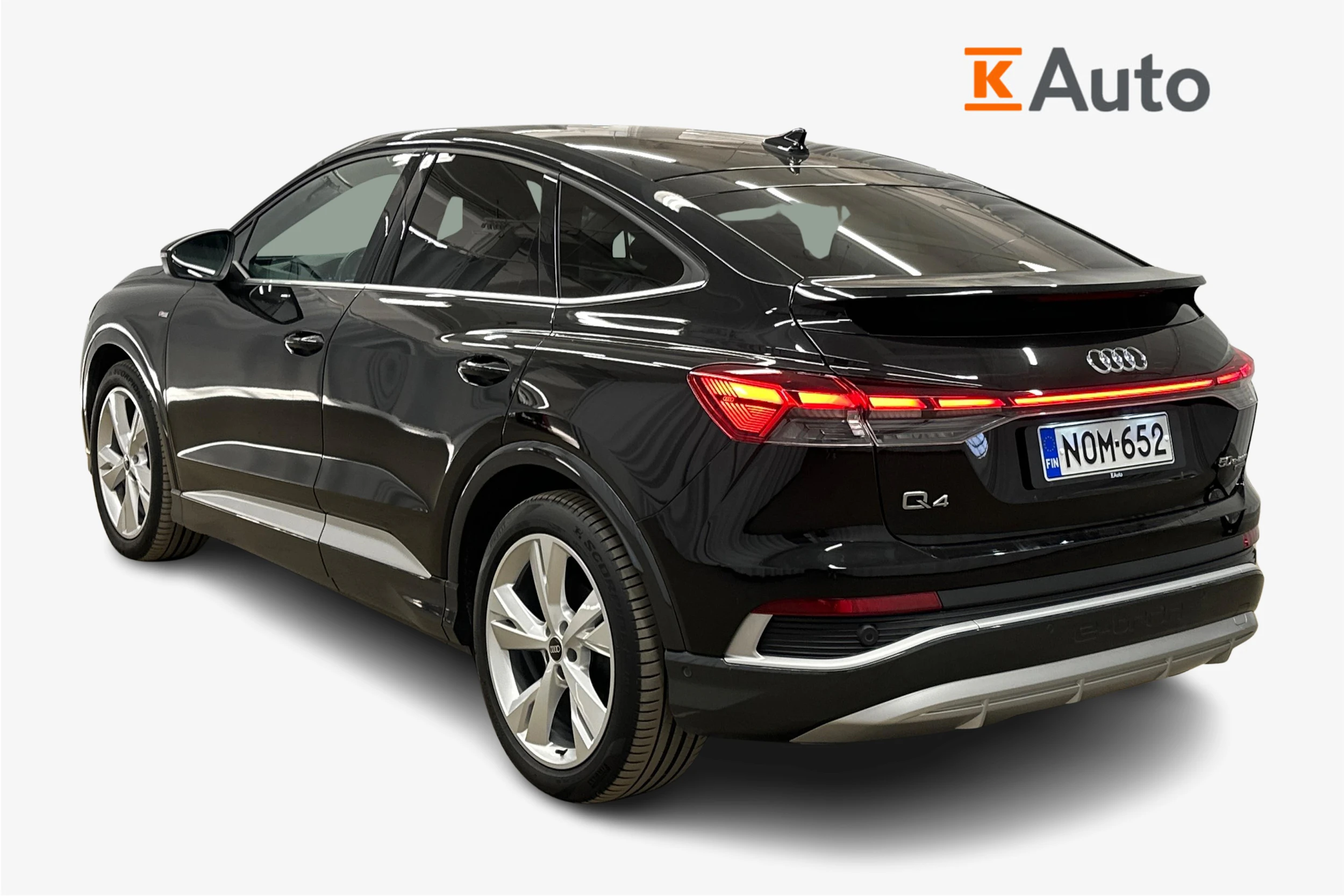 musta Audi Q4 e-tron 2023 kuva 3.