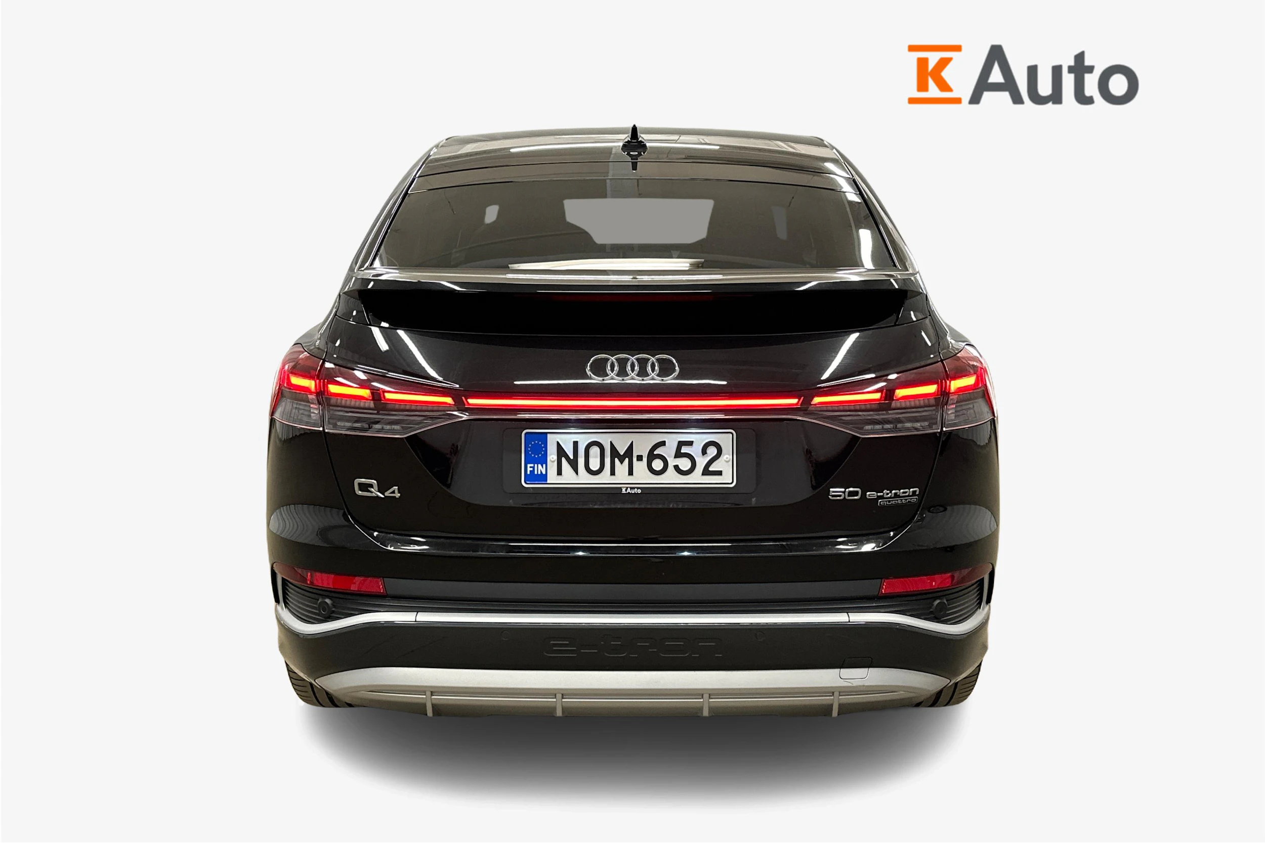 musta Audi Q4 e-tron 2023 kuva 4.