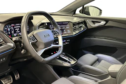 musta Audi Q4 e-tron 2023 kuva 8.