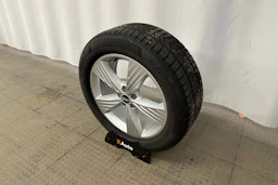 musta Audi Q4 e-tron 2023 kuva 13.