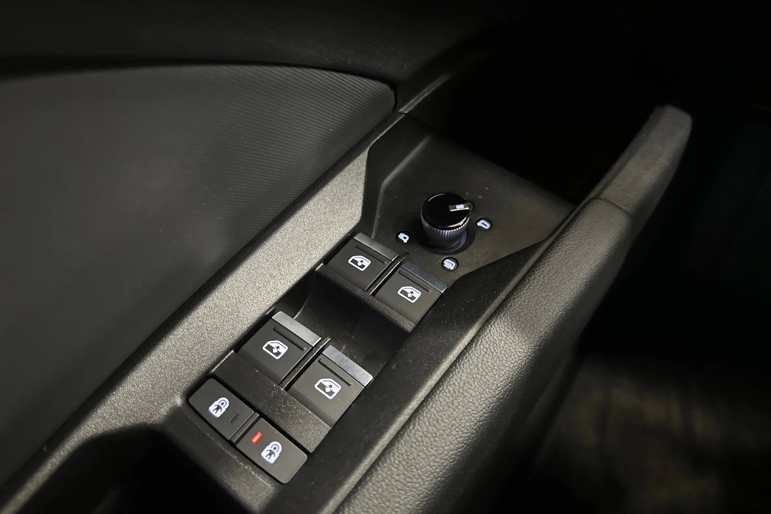 musta Audi Q4 e-tron 2023 kuva 19.