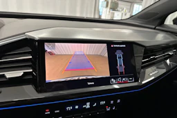 musta Audi Q4 e-tron 2023 kuva 20.