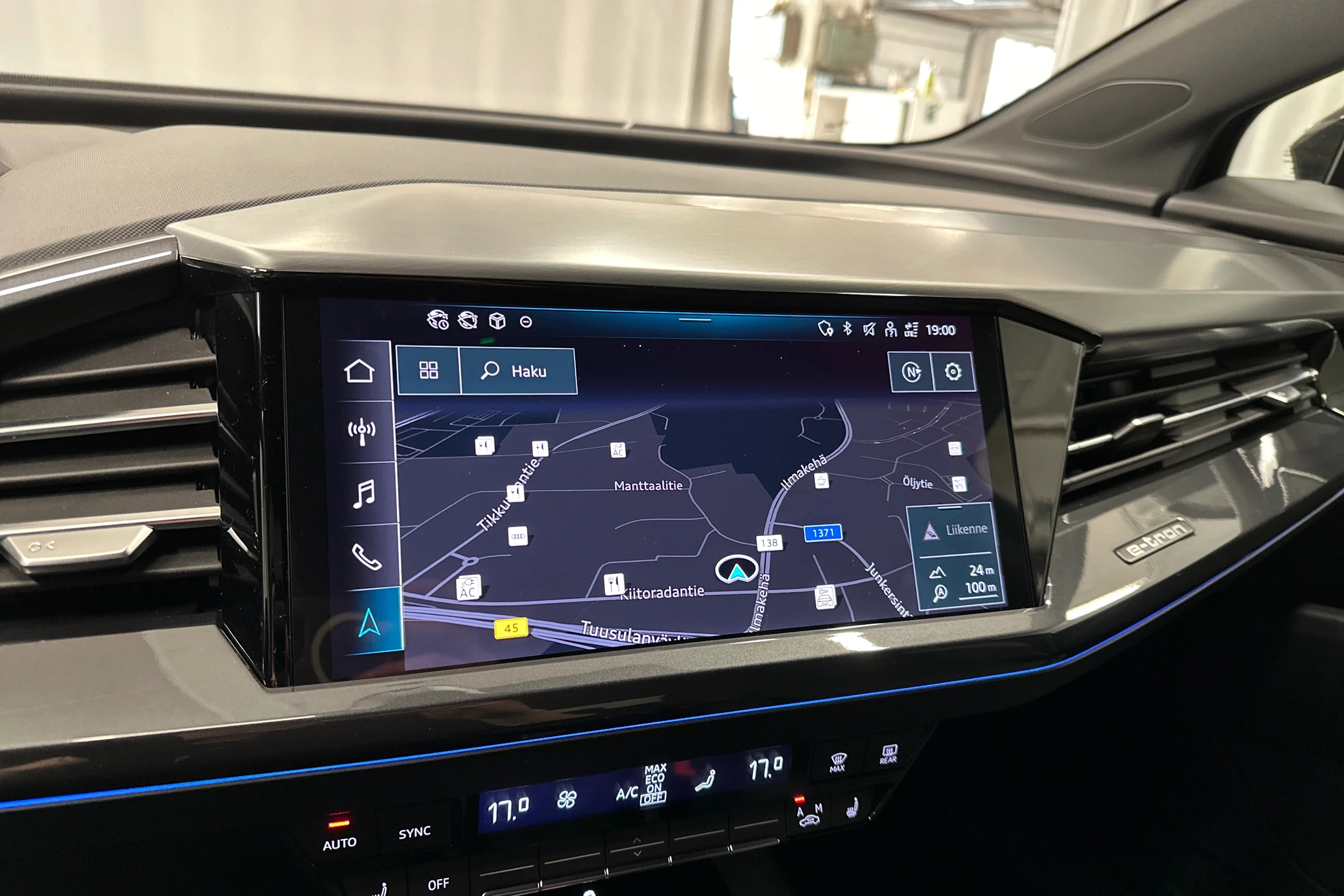 musta Audi Q4 e-tron 2023 kuva 22.