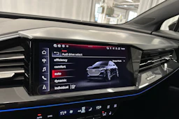 musta Audi Q4 e-tron 2023 kuva 23.