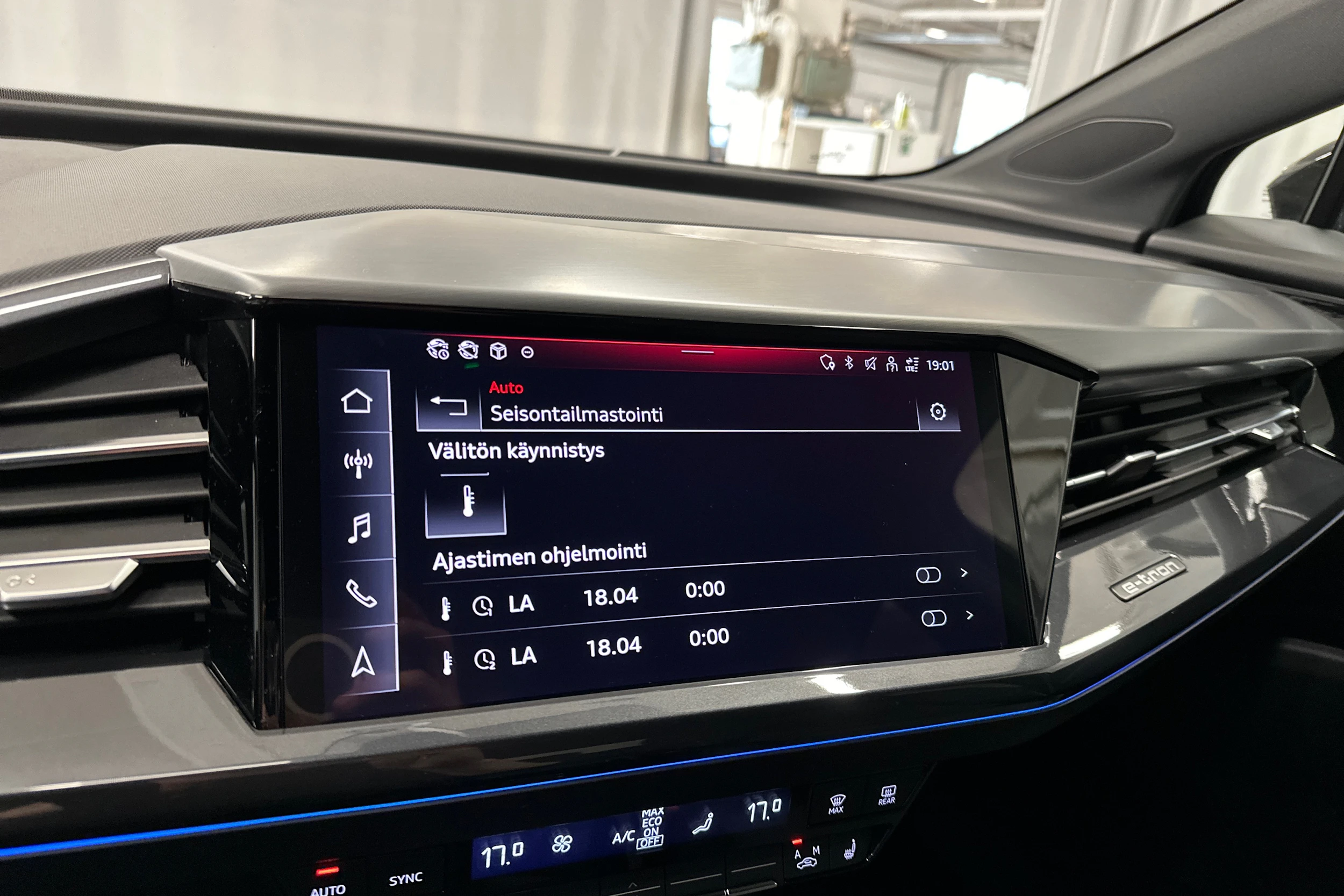 musta Audi Q4 e-tron 2023 kuva 24.