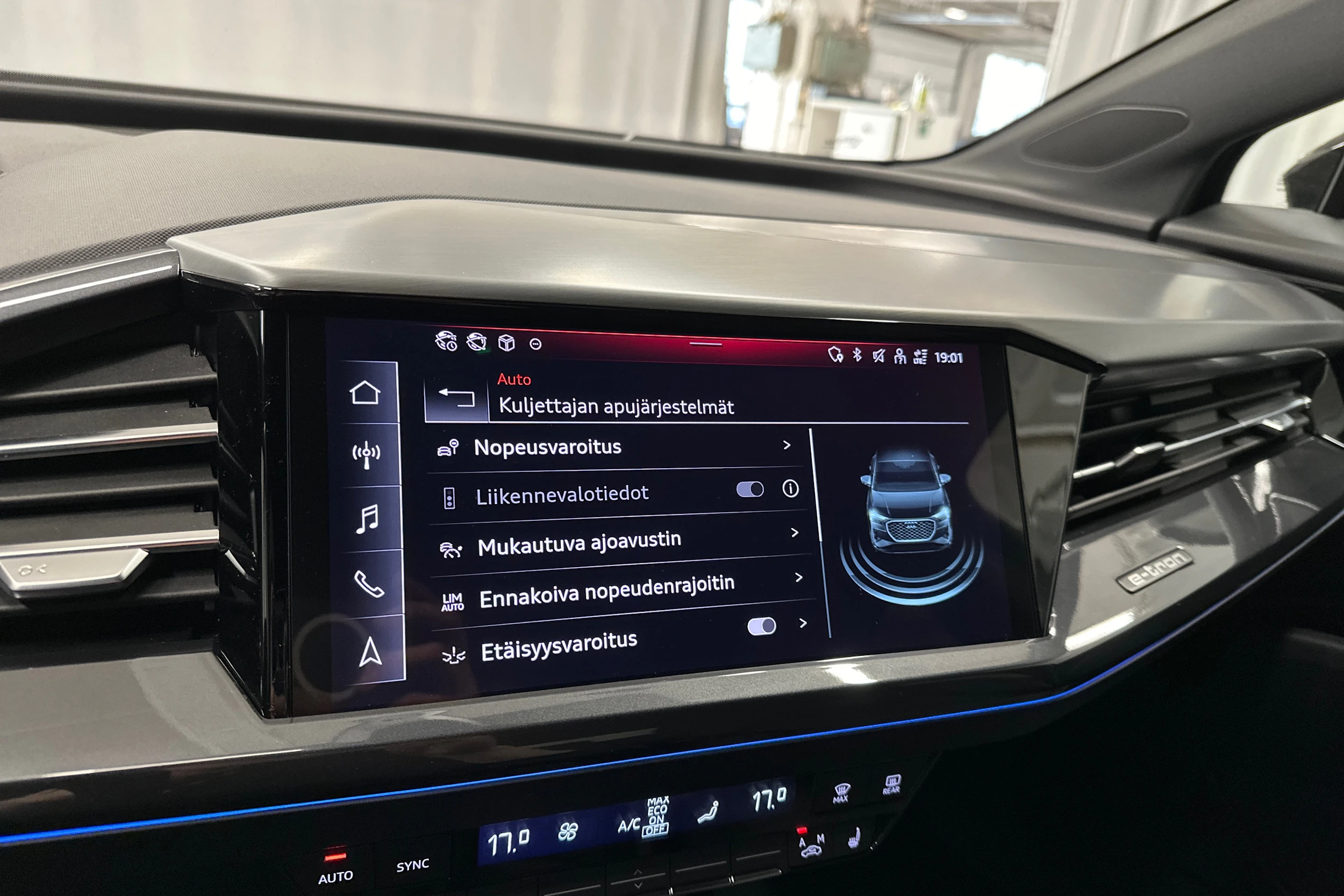 musta Audi Q4 e-tron 2023 kuva 25.