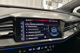 musta Audi Q4 e-tron 2023 kuva 25.