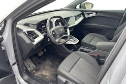 harmaa Audi Q4 e-tron 2023 kuva 3.
