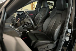 Musta Audi Q4 e-tron 2023 kuva 4.