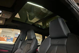 Musta Audi Q4 e-tron 2023 kuva 5.
