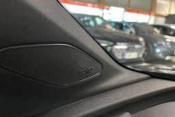 Musta Audi Q4 e-tron 2023 kuva 6.