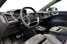 Musta Audi Q4 e-tron 2023 kuva 8.