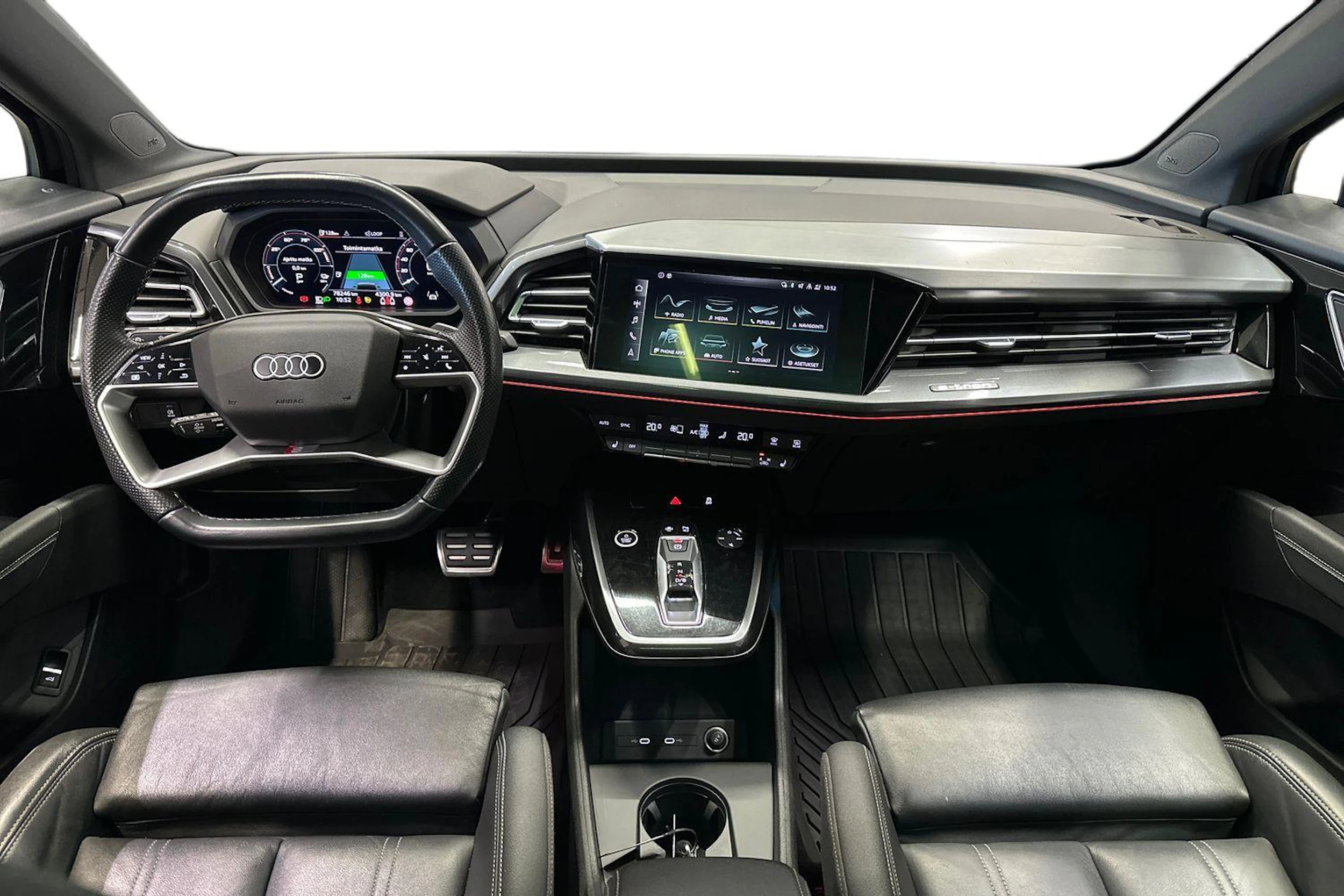 Musta Audi Q4 e-tron 2023 kuva 9.