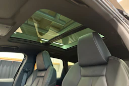 Musta Audi Q4 e-tron 2023 kuva 18.