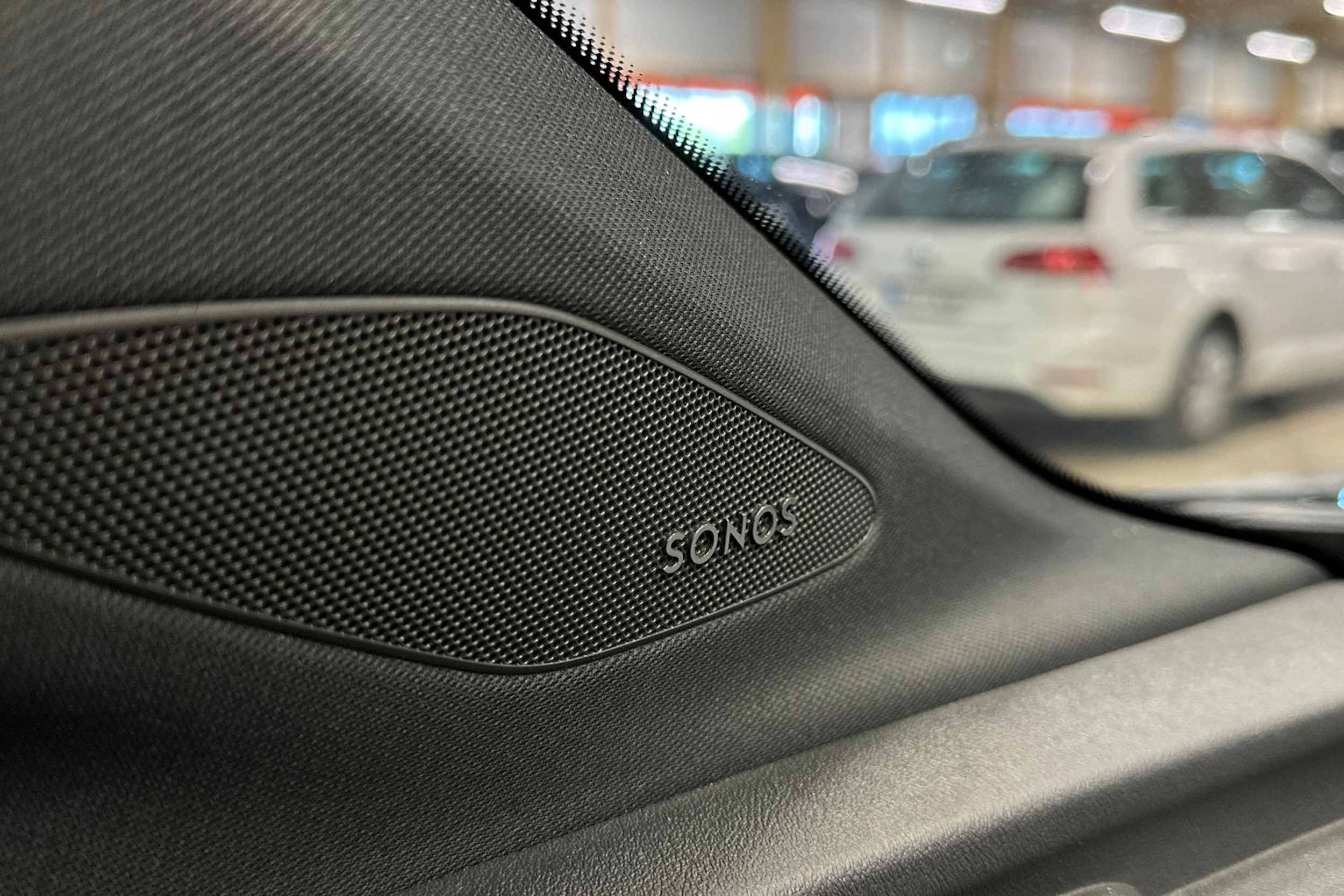 Musta Audi Q4 e-tron 2023 kuva 19.