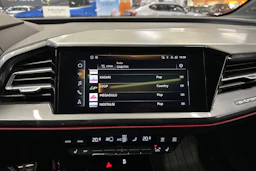 Musta Audi Q4 e-tron 2023 kuva 24.
