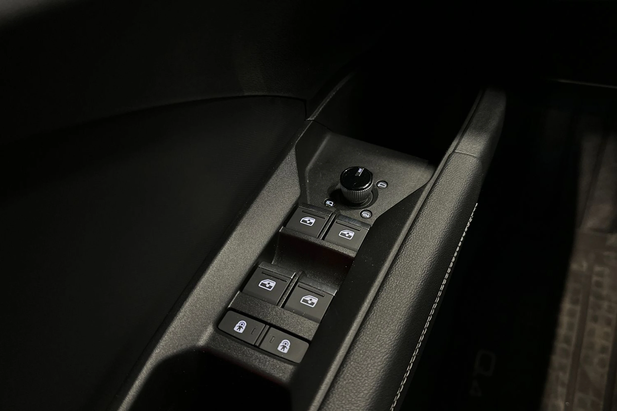 Musta Audi Q4 e-tron 2023 kuva 28.
