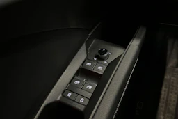 Musta Audi Q4 e-tron 2023 kuva 28.