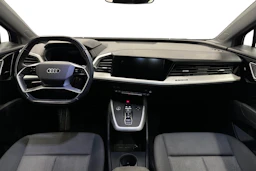 sininen Audi Q4 e-tron 2023 kuva 7.