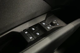 sininen Audi Q4 e-tron 2023 kuva 14.