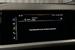 sininen Audi Q4 e-tron 2023 kuva 19.