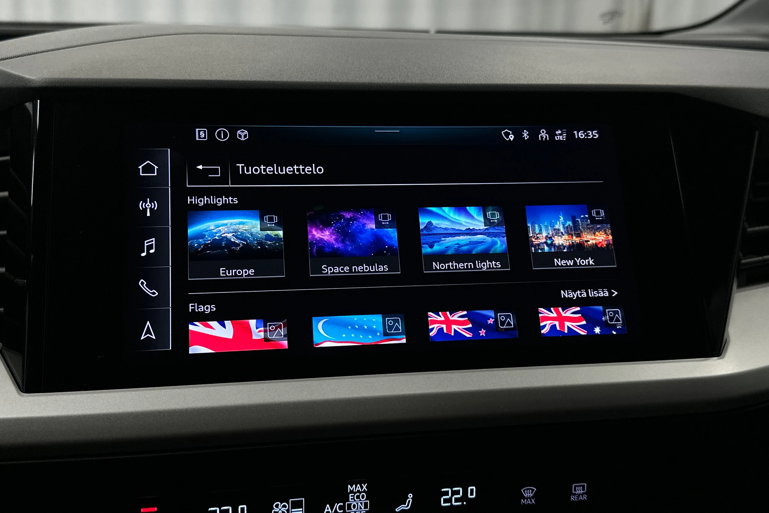 sininen Audi Q4 e-tron 2023 kuva 28.