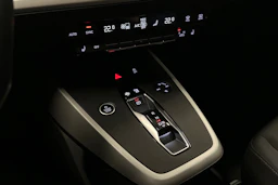sininen Audi Q4 e-tron 2023 kuva 30.
