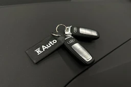 sininen Audi Q4 e-tron 2023 kuva 36.