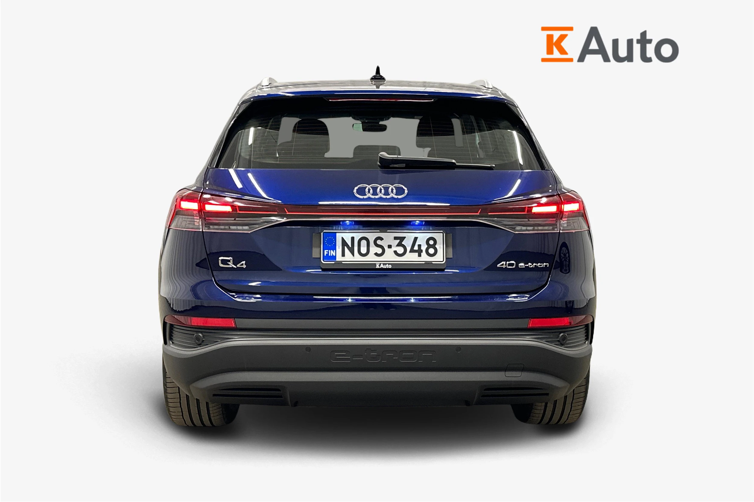 sininen Audi Q4 e-tron 2023 kuva 3.
