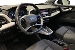 sininen Audi Q4 e-tron 2023 kuva 6.