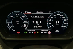 sininen Audi Q4 e-tron 2023 kuva 13.