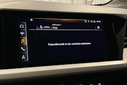 sininen Audi Q4 e-tron 2023 kuva 19.