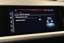 sininen Audi Q4 e-tron 2023 kuva 24.